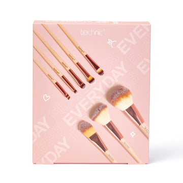 The cosmetic brush giftset is in a pink box with pictures of the 8 brushes on the front. This is photographed on a white background.